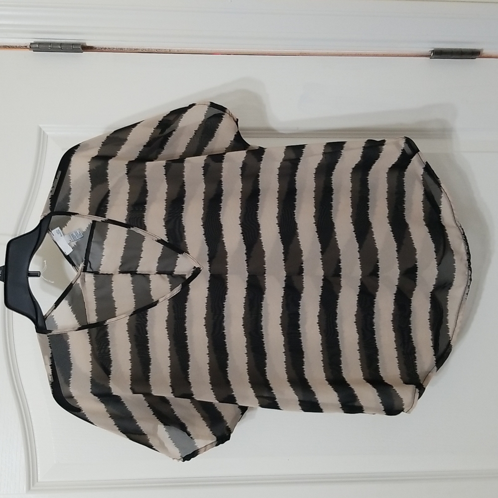 14th & Union Sheer Short Sleeve Top Size M